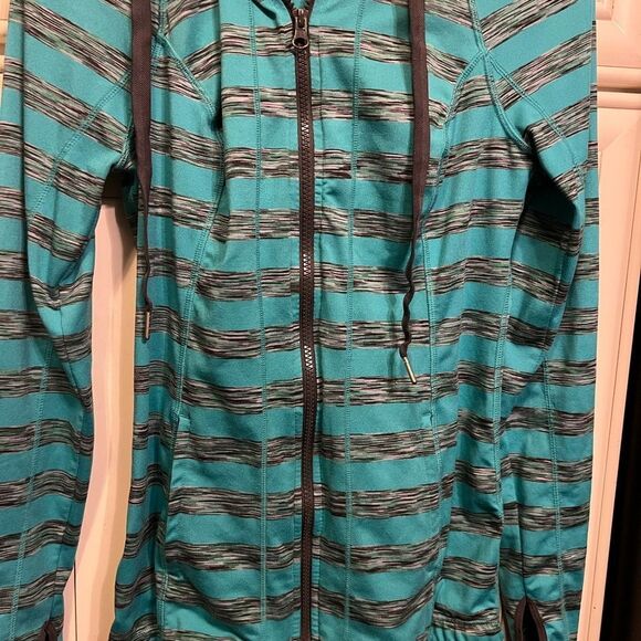 Lukka Hooded Sweashirt Small Womens Long Sleeve Pullover Thumb Holes Casuals - Picture 9 of 9